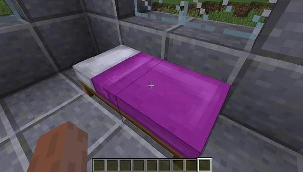 How to make the bed in Minecraft