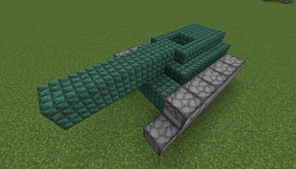 How to build a tank in Minecraft
